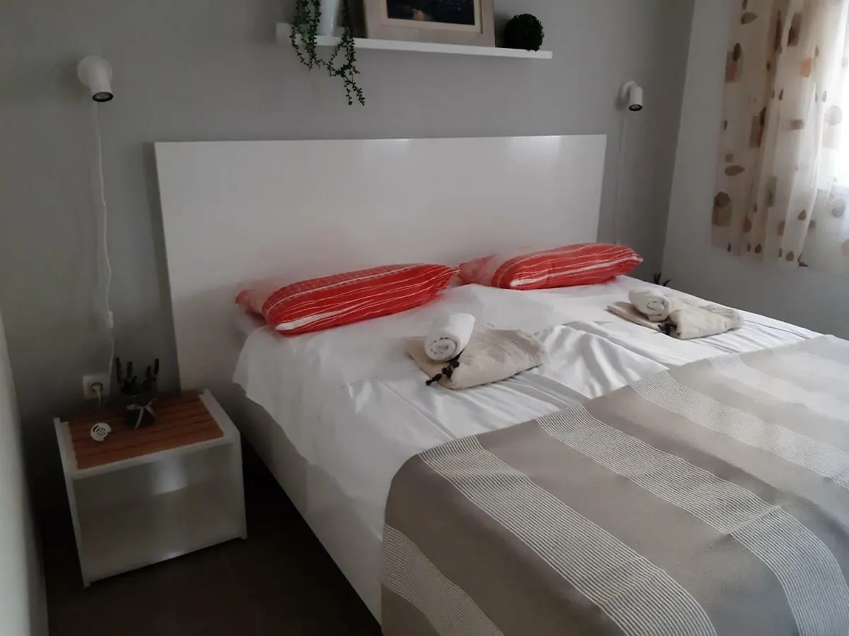 Beach Apartment More Seget Vranjica